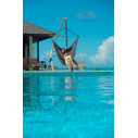Sedia pensile Habana Lounger con supporto vela ambientazione