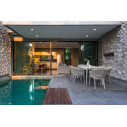 Sedia con braccioli Salines Wall ambientazione