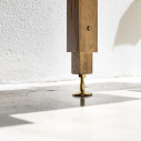 Adelaide Wood libreria etagere Mogg ambientazione