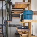 Adelaide Wood libreria etagere Mogg ambientazione