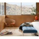 Knoll Bertoia Diamond Poltroncina Oro 18 K con cuscino ambientazione