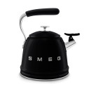 Bollitore a fischio Smeg WKF01BL Nero ambientazione