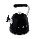 Bollitore a fischio Smeg WKF01BL Nero ambientazione