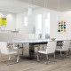 Knoll Mies Van Der Rohe Brno Poltroncina struttura piatta con braccioli rivestiti ambientazione
