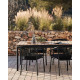 Tavolo da esterno allungabile Canyelles polipropilene e alluminio nero opaco 140/200 x90cm Kave Home ambientazione