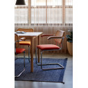 Knoll Breuer Cesca Sedia con braccioli faggio naturale e seduta rivestita ambientazione