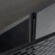 Credenza Milian 3 ante impiallacciata frassino e acciaio finitura nera e oro 159 x 85 cm dettaglio