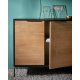 Credenza Savoi 4 ante MDF laccato nero e acciaio verniciato nero 165 x 80 cm ambientazione