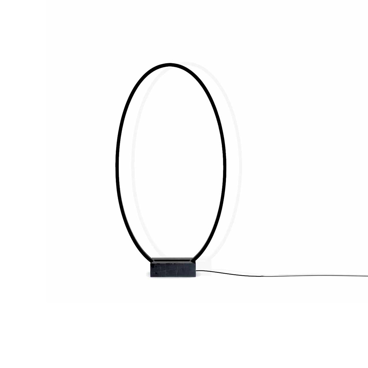 Ellisse lampada da terra