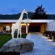 Giraffe in Love Outdoor Qeeboo ambientazione