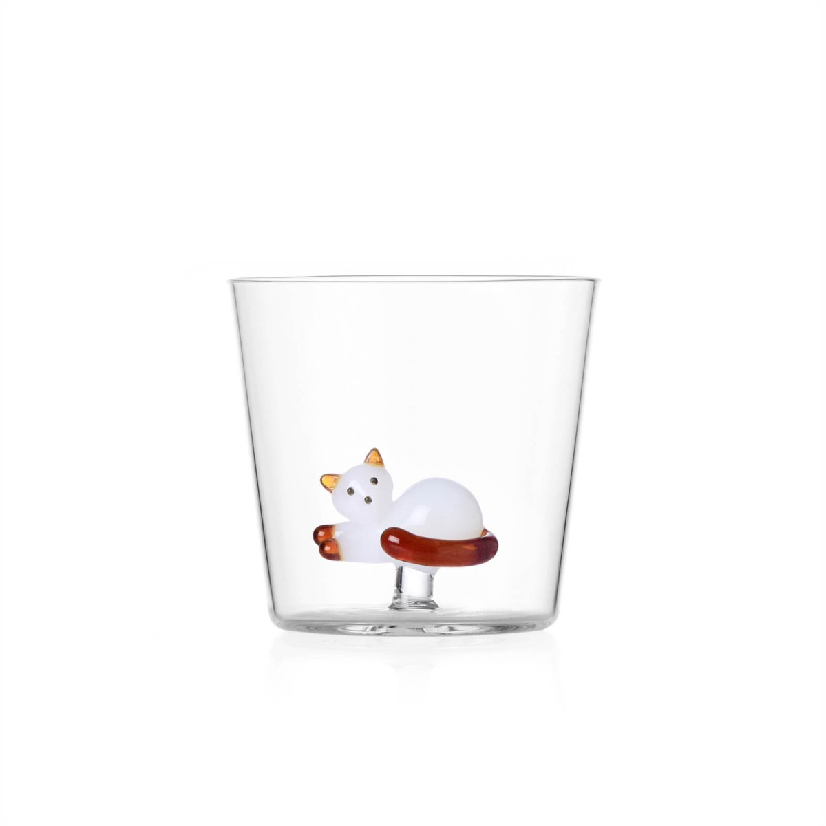 Tabby Cat Tumbler Gatto sdraiato bianco coda ambra