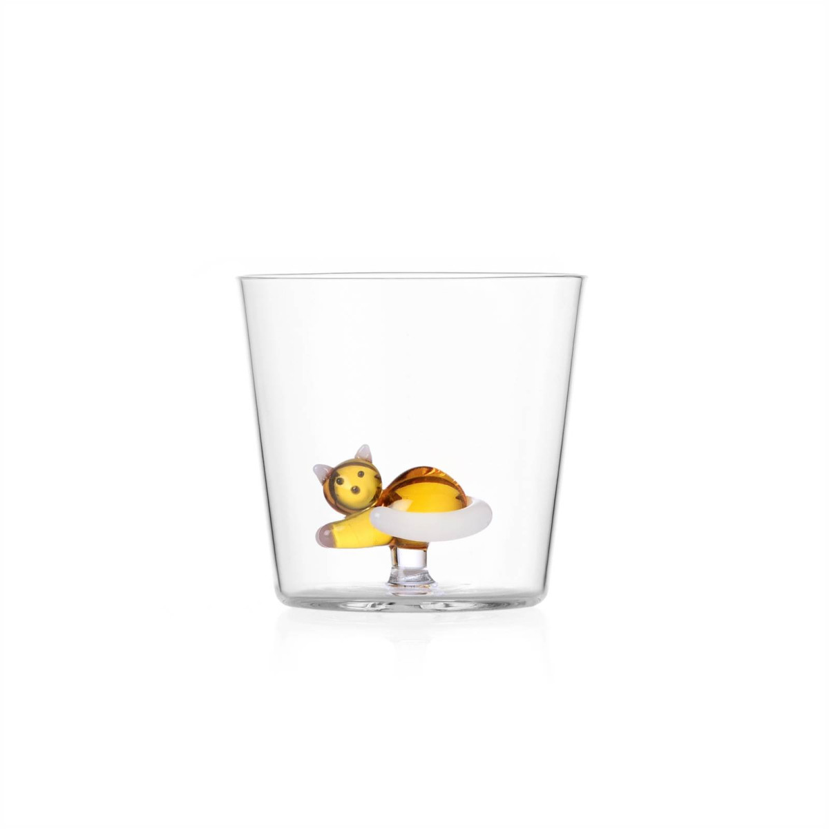 Tabby Cat Tumbler Gatto sdraiato ambra coda bianca