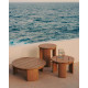 Tavolino da appoggio Xoriguer in legno massiccio di eucalipto Ø64,5 cm FSC 100% Kavehome ambientazione