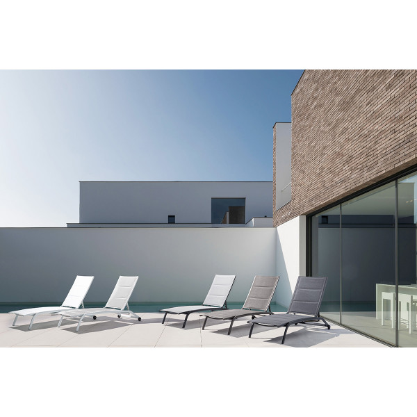 Lettino Konnor Impilabile Con Ruote Bizzotto - Colore Ruggine
