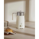 Alessi Plissè MDL13 W Cappuccinatore multifunzione ad induzione Bianco ambientazione