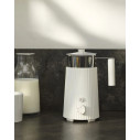 Alessi Plissè MDL13 W Cappuccinatore multifunzione ad induzione Bianco ambientazione
