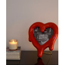 Melted Heart Red Specchio e cornice per foto Seletti ambientazione