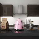 Mini Bollitore Smeg KLF05PKEU ambientazione