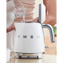 Mini Bollitore Smeg KLF05WHEU ambientazione
