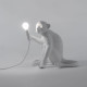 Monkey Lamp Sitting White Seletti dettaglio