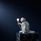 Monkey Lamp Sitting White Seletti ambientazione