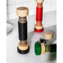 Alessi MP0215 Macinasale, pepe e spezie in legno di acero naturale e Nero ambientazione