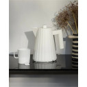 Alessi Plissè MDL06/1 W Bollitore elettrico Bianco ambientazione