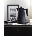 Alessi Bollitore elettrico Nero MDL06 B Plissè ambientazione