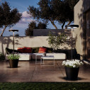 Poldina Reverse Solar L RF LED lampada da terra solare ricaricabile Corten Zafferano ambientazione