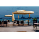 Riviera Aluwood ombrellone a braccio laterale 300x300 Ombrellificio Veneto ambientazione