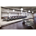 Knoll Saarinen Tavolino Tulip Ø 51 Laminato Bianco ambientazione