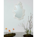 Gufram Sculpted Mirror Specchio con cornice ambientazione
