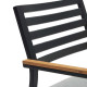 Sedia da esterno Bona alluminio finitura nera e braccioli in legno massello di teca Kave Home dettaglio