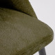 Sedia Mael in ciniglia verde e gambe in acciaio con finitura nera Kave Home dettaglio