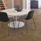 Pure Loop Binuance sedia 4 gambe Infiniti Design ambientazione