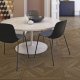 Pure Loop Mono sedia 4 gambe Infiniti Design ambientazione