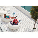 Set 2 poltrone Chubby con tavolino Slide ambientazione