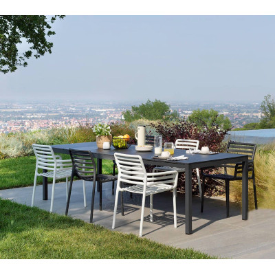 Set tavolo Rio 210 con 10 poltroncine Doga Armchair