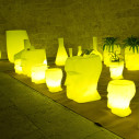 Adan sgabello tavolo 50x68x70 luminoso Vondom ambientazione