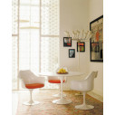 Knoll Saarinen Tavolo Tulip Ø 152 Laminato Bianco ambientazione