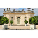 Versailles vaso Serralunga Outdoor Design ambientazione
